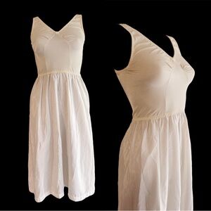 SOLD ‼️Vintage Olga V-Neck Sleeveless Nightgown Slip dress Style 1350 Ivory Size